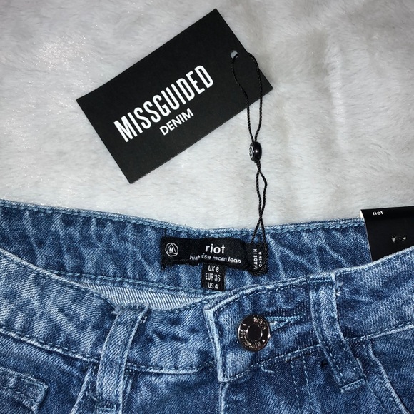 NEW MISSGUIDED Riot High Rise Mom jeans - Picture 5 of 7